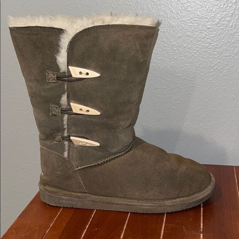 Cute bear paw brand winter boot!
